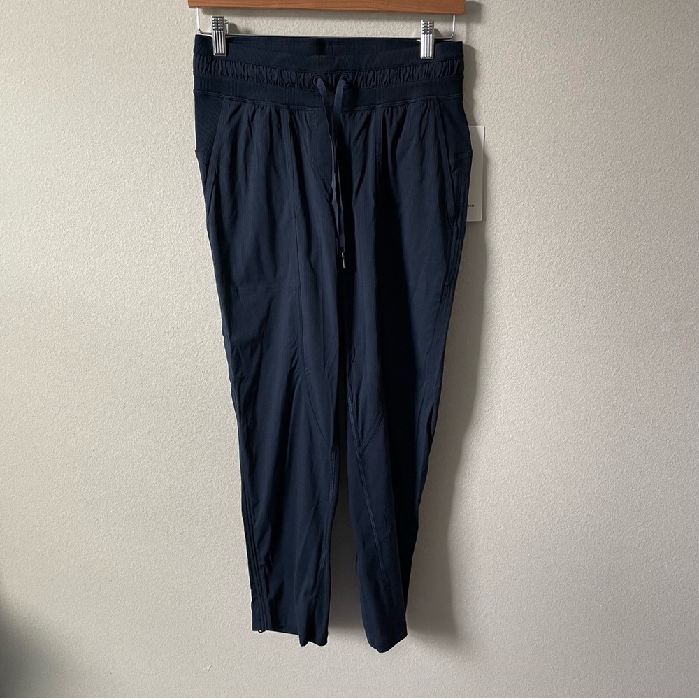 NWT Lululemon Dance Studio Mid-Rise Mid Rise Crop True Navy Size 6